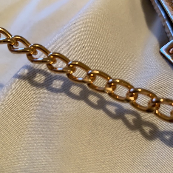 Gold Chainmail Guess Purse/ Party Purse - Picture 6 of 11